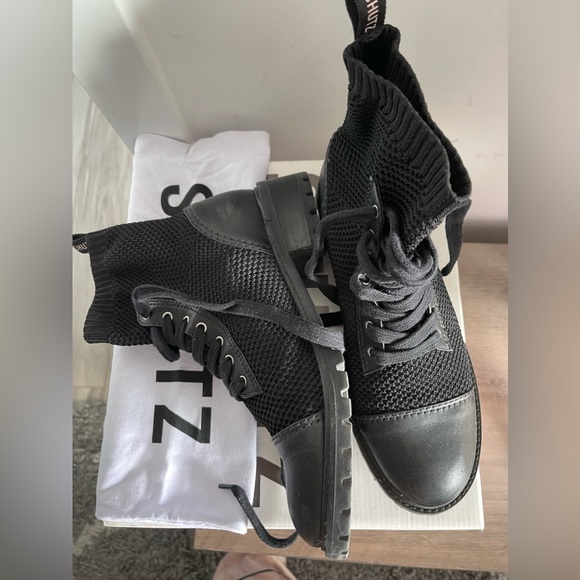 Schutz Aimee Printed Combat Boots in Size 8.5 - Picture 3 of 9